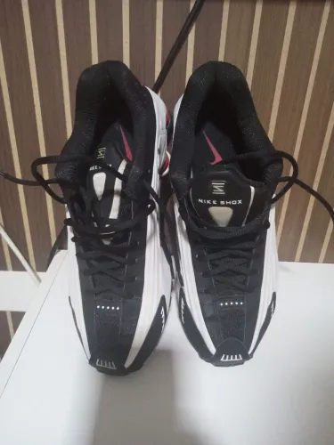 Nike shox R4
