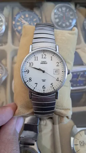 Timex Indiglo Quartz - Clássico, Funcional e Estilo Vintage