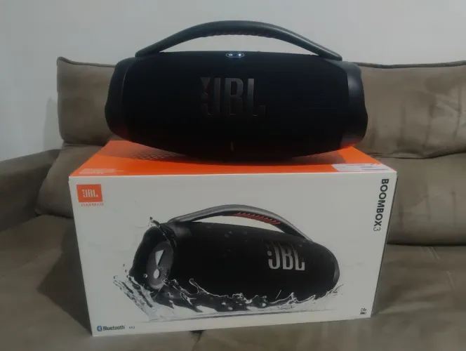 BOOMBOX 3 LACRADA SEM USO
