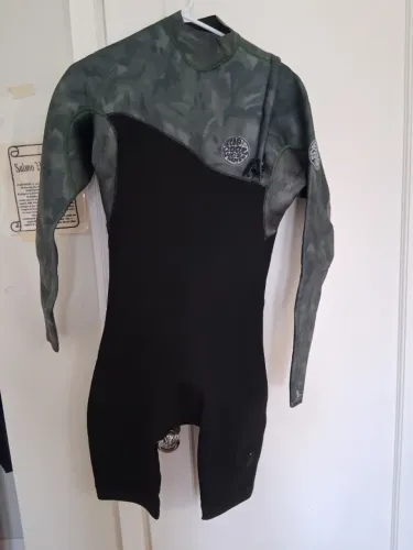 Short John RipCurl E6 ebomb pro 2mm sem ziper camuflado tam L