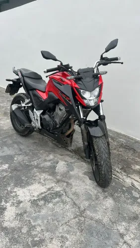 Vende se CB 300