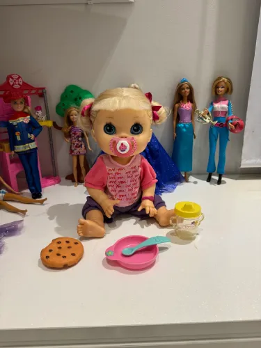 Baby alive comer e brincar