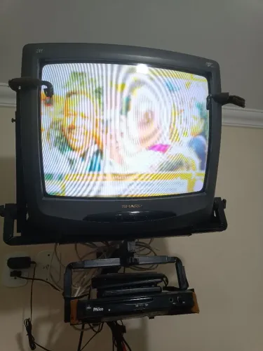 Televisão Tubo Sharp