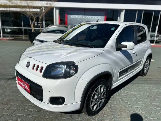 Fiat Uno Sporting Dualogic 1.4 EVO Flex 8V 4P 2014