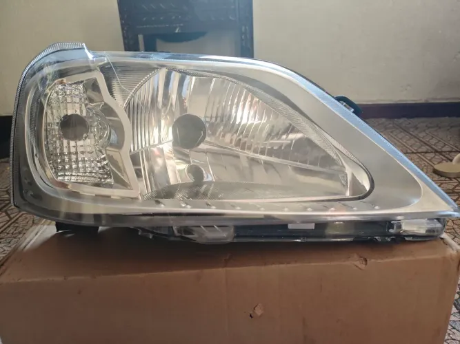 Farol direito padrão Renault Logan 2007, 2008, 2009, 2009