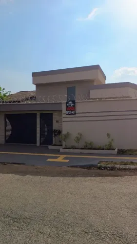 CASA CONDOMÍNIO DA ESMERALDA 2 QUARTOS SENDO 1 SUÍTE FRENTE A MELHOR PRAÇA DO SETOR OPORTU