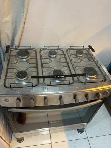 Fogão 6 bocas automático Consul.
