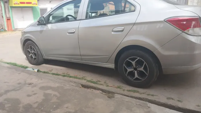 roda e pneu aro 14 furos 4x100