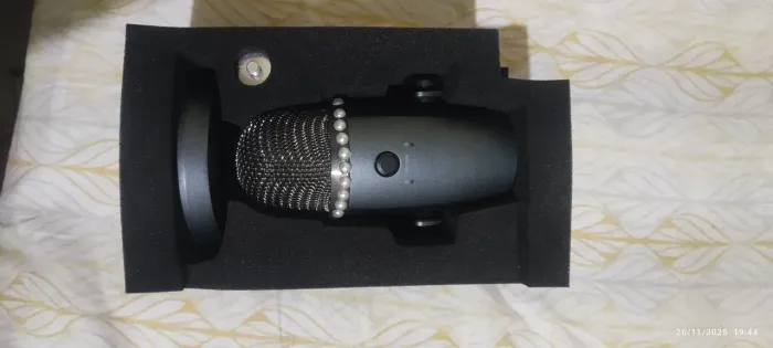 Microfone condensador BLUE yeti