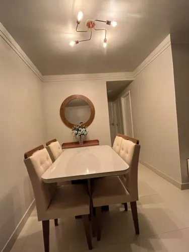Vendo mesa de jantar