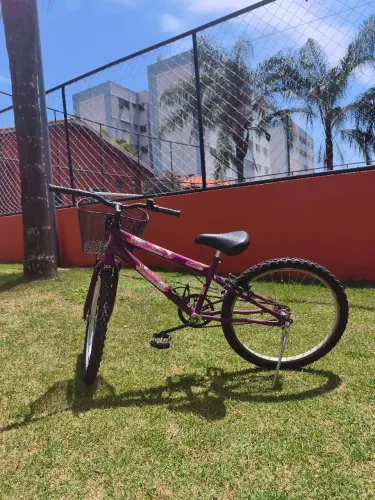 Bicicleta feminina semi nova