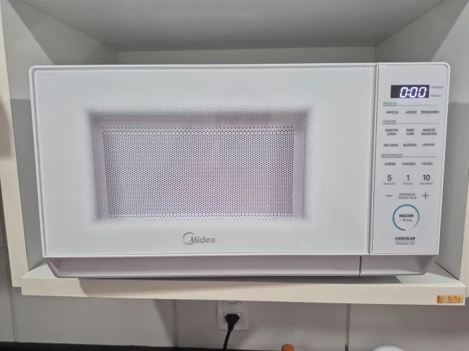 Micro-ondas praticamente NOVO