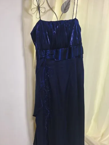 vestido de vesta na cor azul petroleo usado apenas 1 vez