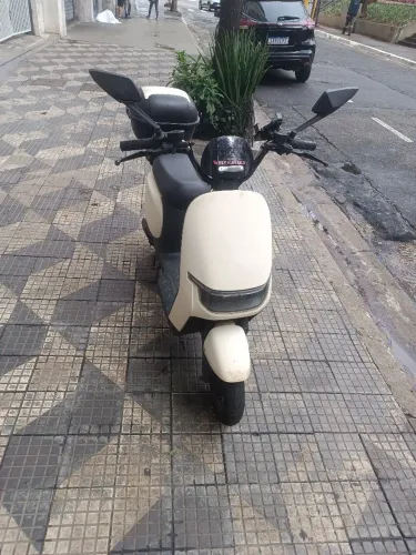 Moto zera 7 mês de uso 