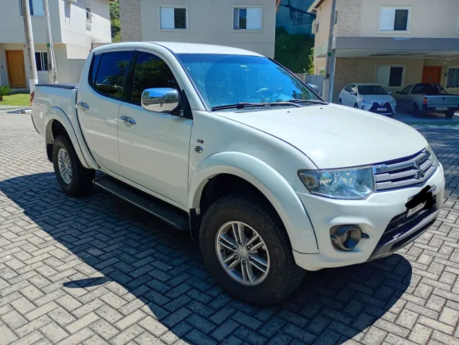 Mitsubishi L200 Triton HPE 3.2 CD TB Int.diesel AUT 2016