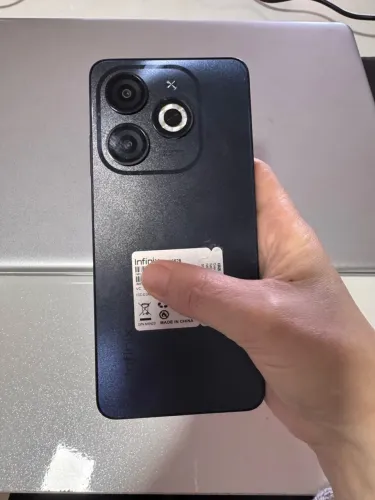 Vendo celular menos da metade do preço em estado de novo