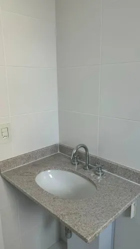 Pia de Granito com Cuba Embutida e Torneira Completa 75x50