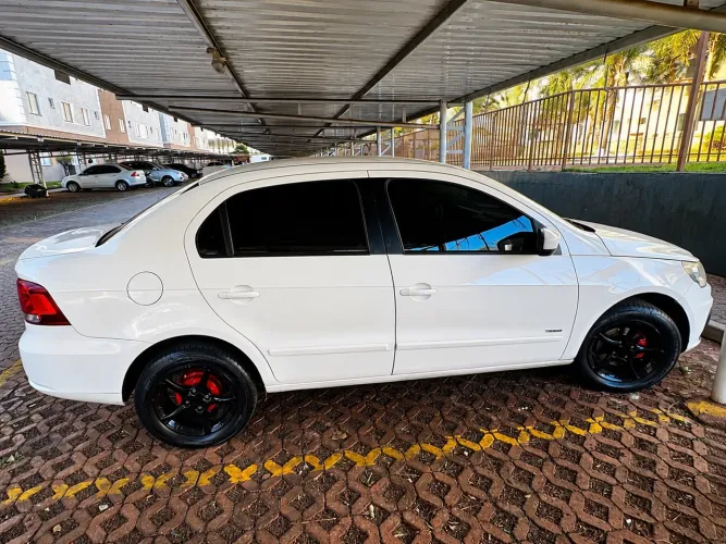 Volkswagen Voyage 1.0/1.0 City MI Total Flex 8V 4P 2013