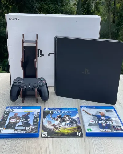 PS4 Slim + 5 Jogos FIFA 23, UFC 4, COD | Impecável na Caixa