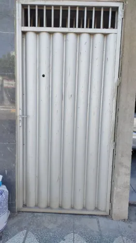 Vende se portão de alumínio social apenas 800,00 telefone *92