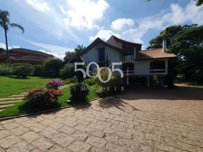 Casa de Luxo para Locação no Condomínio Terras de São José em Itu com 710m² de Área constr