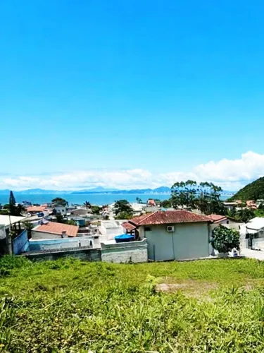 Terreno em posição elevada - Próximo ao Beto Carrero World