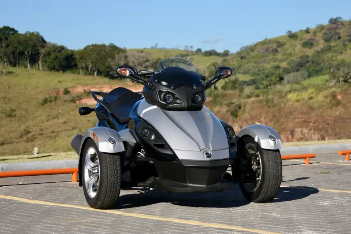 Triciclo BRP CAN AM SPYDER RS - Único Dono