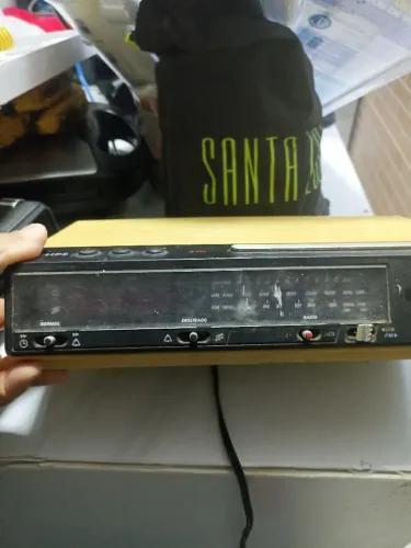 rádio relógio antigo anos 80