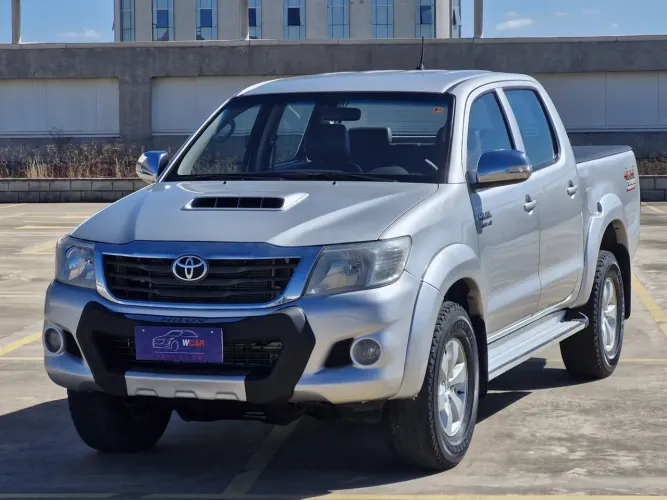 Toyota Hilux CD SRV D4-d 4X4 3.0 TDI Diesel AUT 2013
