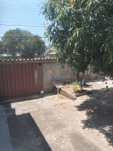 CASA 03 QUARTOS NO SANTA ROSA