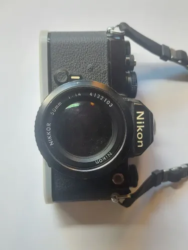 Nikon FM Analógica + Lente Nikkor 50mm f/1.4 - Clássica