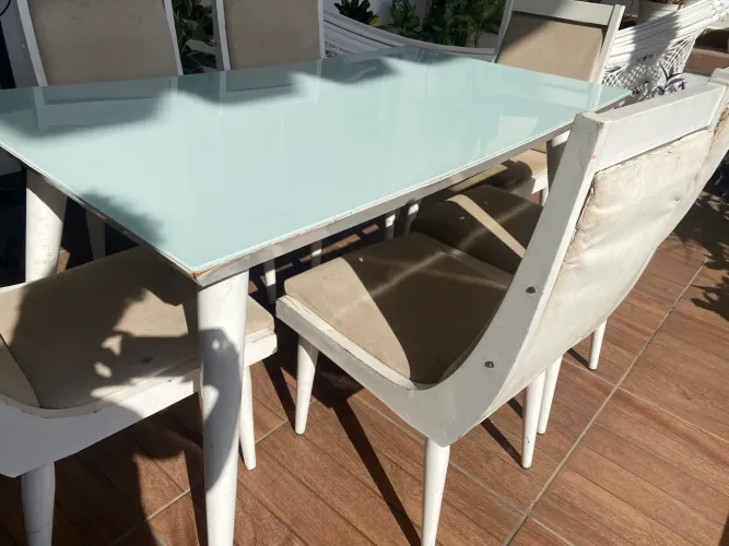Mesa de Jantar com seis cadeiras