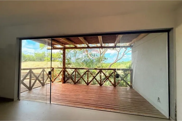 VENDO CASA EM CONDOMÍNIO FECHADO COM LAZER COMPLETO NA RESERVA SAPIRANGA - PRAIA DO FORTE-
