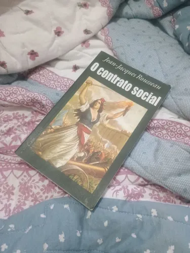 Livro " O contrato social - Jeane - Jacques Rousseau"