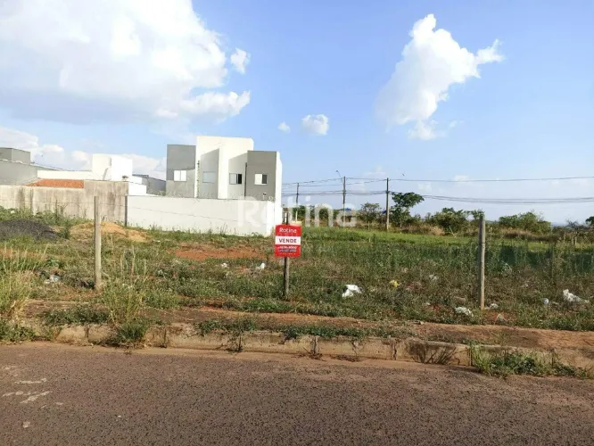 Terreno residencial de 250 m² à venda no Bairro Laranjeiras, em Uberlândia