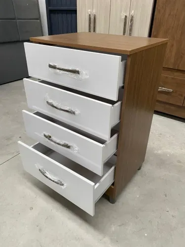 Cômoda com 4 gavetas - entrego 