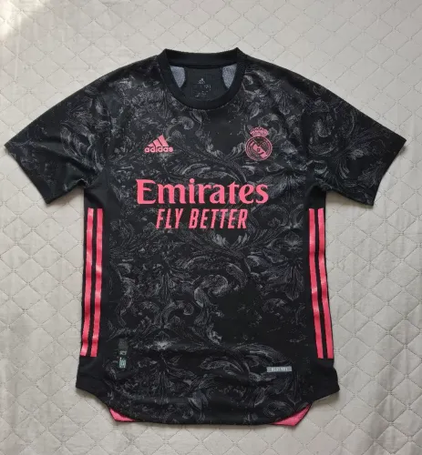 Camisa Real Madrid Preta tamanho M 73x45