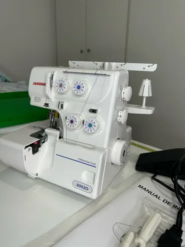 Máquina Overloque Janome 8002D - Seminova, Pouquíssimo Uso, Perfeito Estado
