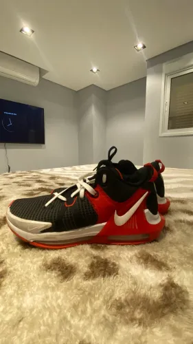 Lebron Witness 7 