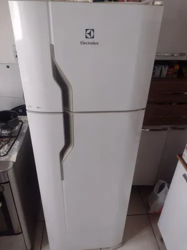 Geladeira para doação ( não está funcionando)