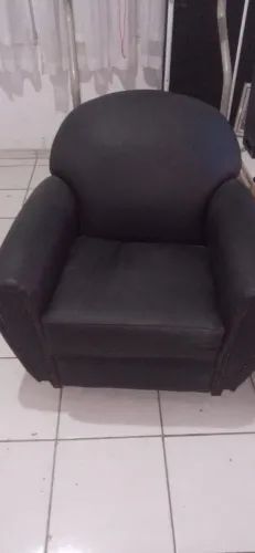 Poltrona Club Corsin em Poliuretano Preto