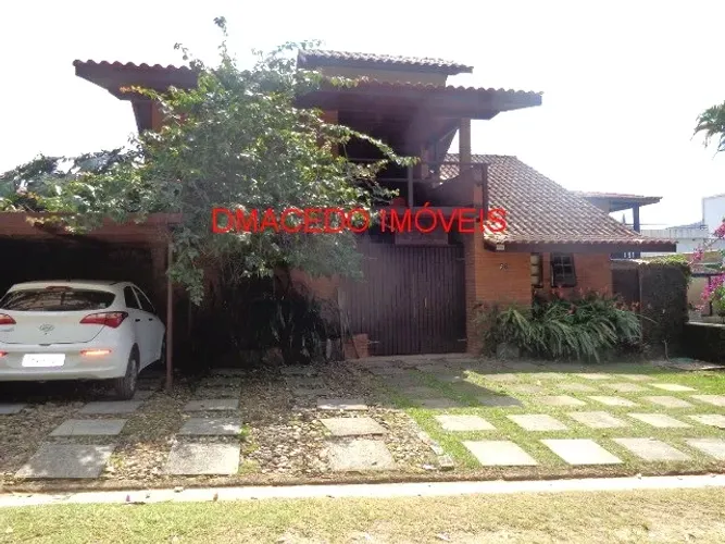Casa para venda em Praia Da Lagoinha de 315.00m² com 3 Quartos, 1 Suite e 3 Garagens