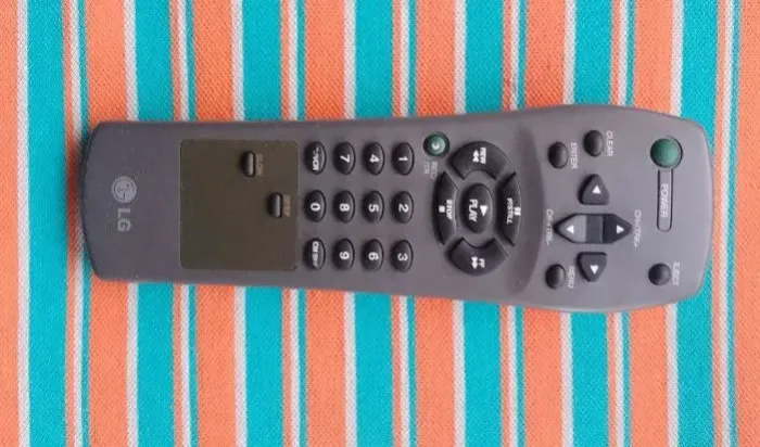 Controle Remoto para Vídeocassetes Gradiente V7, GSV-HT870 e GSV-412C