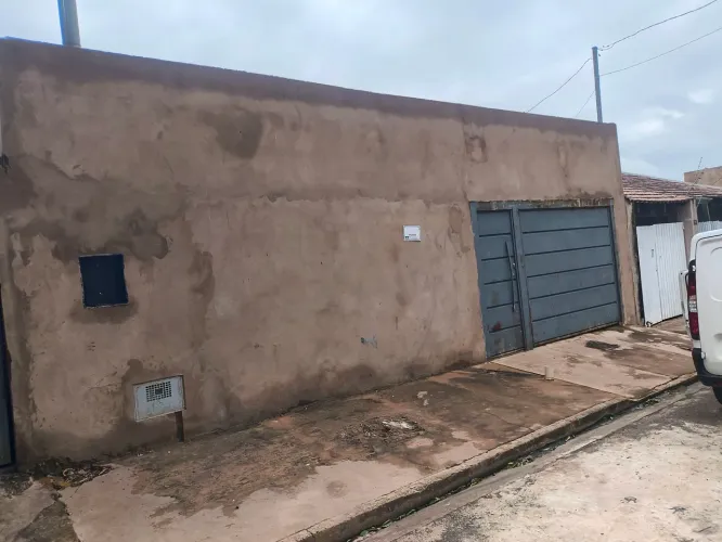 Troco casa por carro 