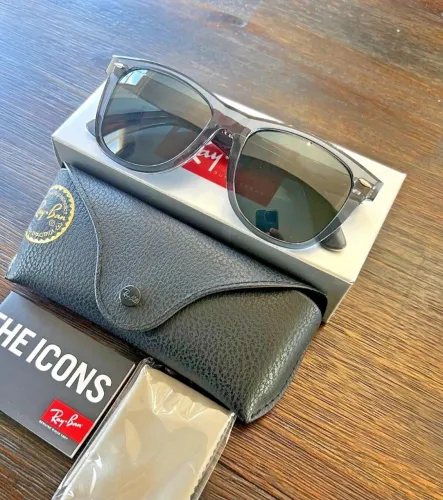 Ray ban wayfarer transparente azul com lente escura