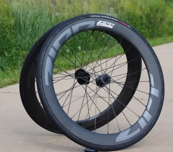 Roda Zipp 404 Firecrest ( Par ) Shimano  Nova na caixa 