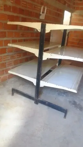 Prateleiras para comércio