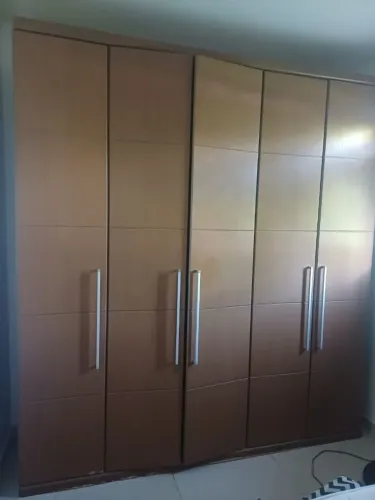 Guarda Roupas de Madeira
