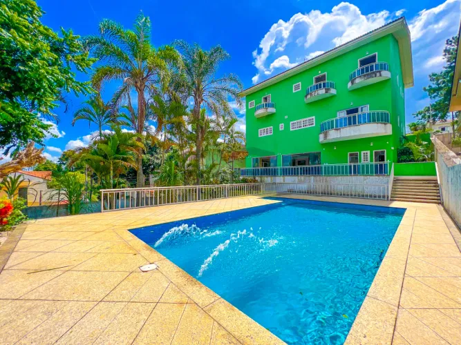 Casa de Alto padrão no Tremembé sendo 8 Suites 8 vagas, Piscina, Churrasqueira e Salão de