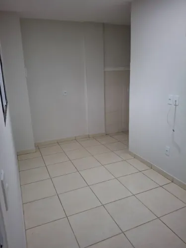 Alugado se apt de 1 quarto e sala. Na glória  próximo  de tudo 